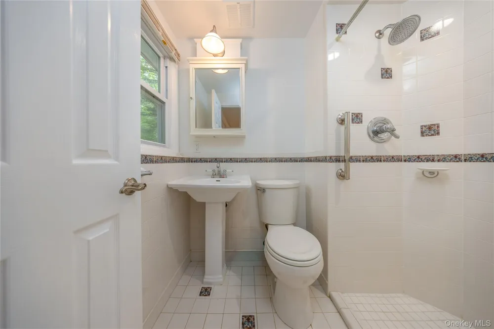 11 Guterl Terrace Pearl River, NY 10965