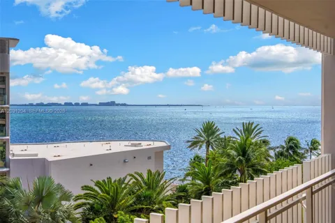 3 Grove Isle Dr #C605