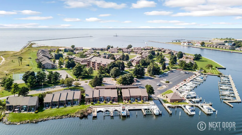 212 Harbor Drive Ludington, MI 49431
