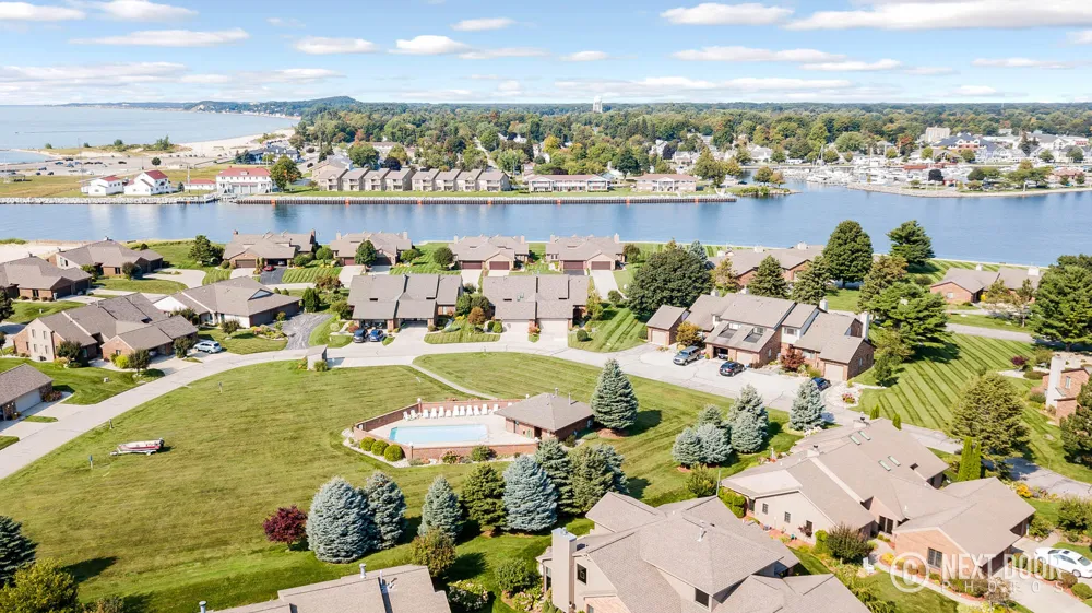212 Harbor Drive Ludington, MI 49431