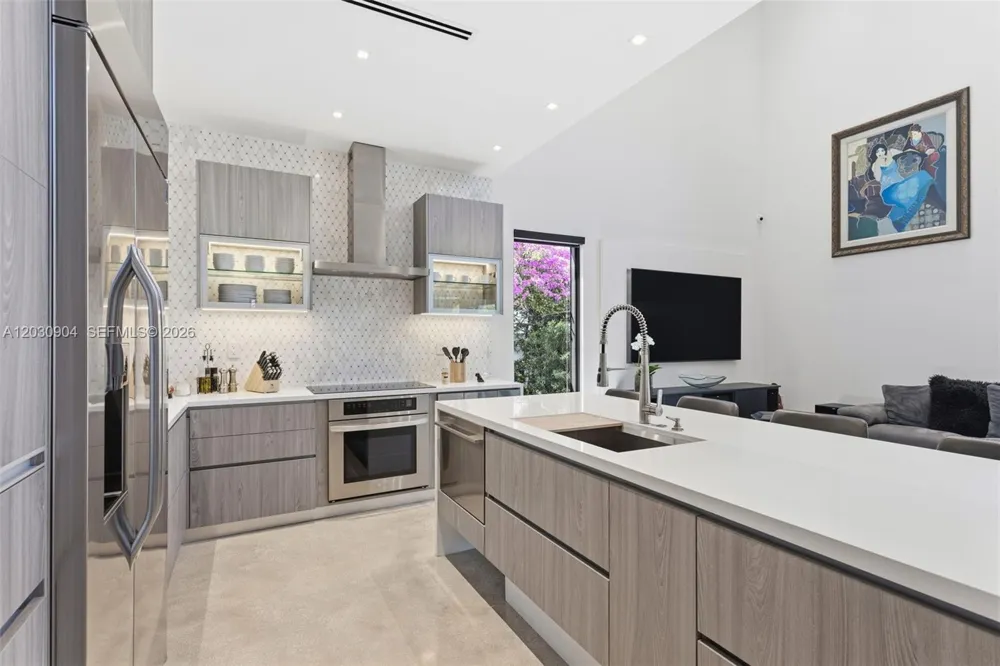 Address Not Shown Miami Lakes, FL 33016