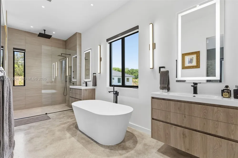 Address Not Shown Miami Lakes, FL 33016