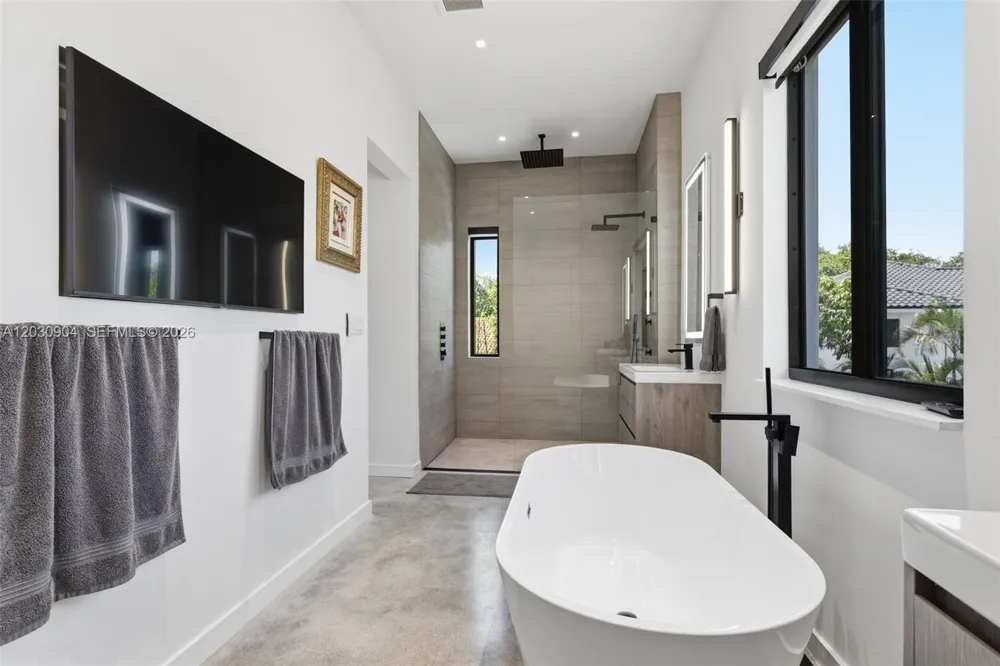 Address Not Shown Miami Lakes, FL 33016