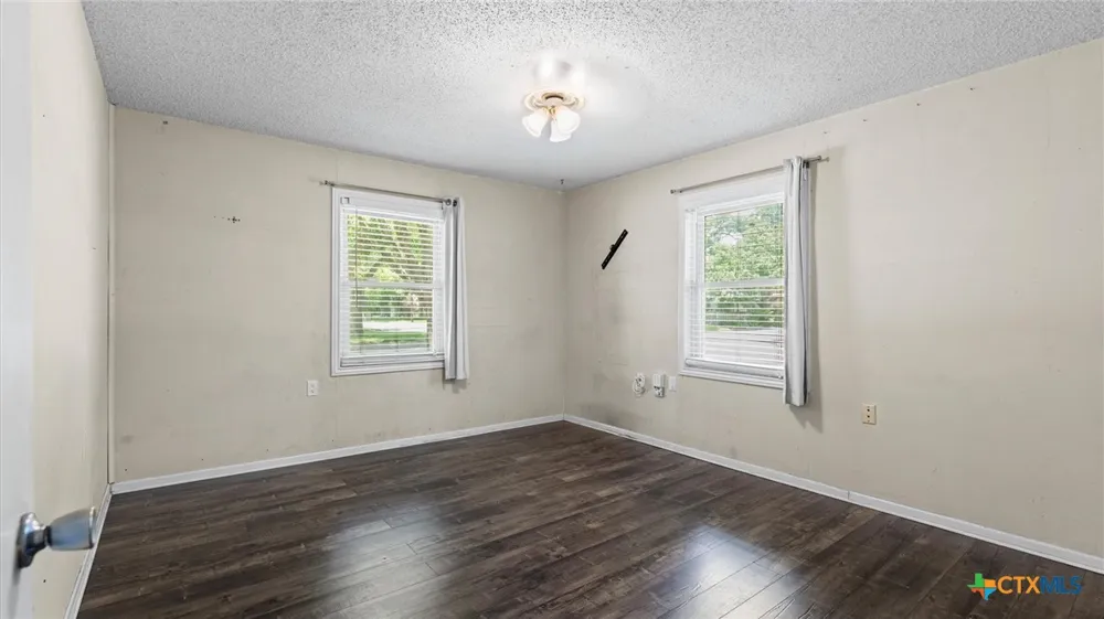725 W Klingemann Street New Braunfels, TX 78130