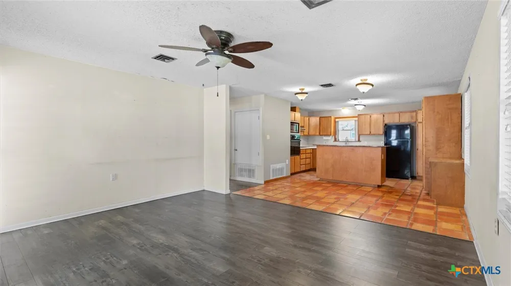 725 W Klingemann Street New Braunfels, TX 78130