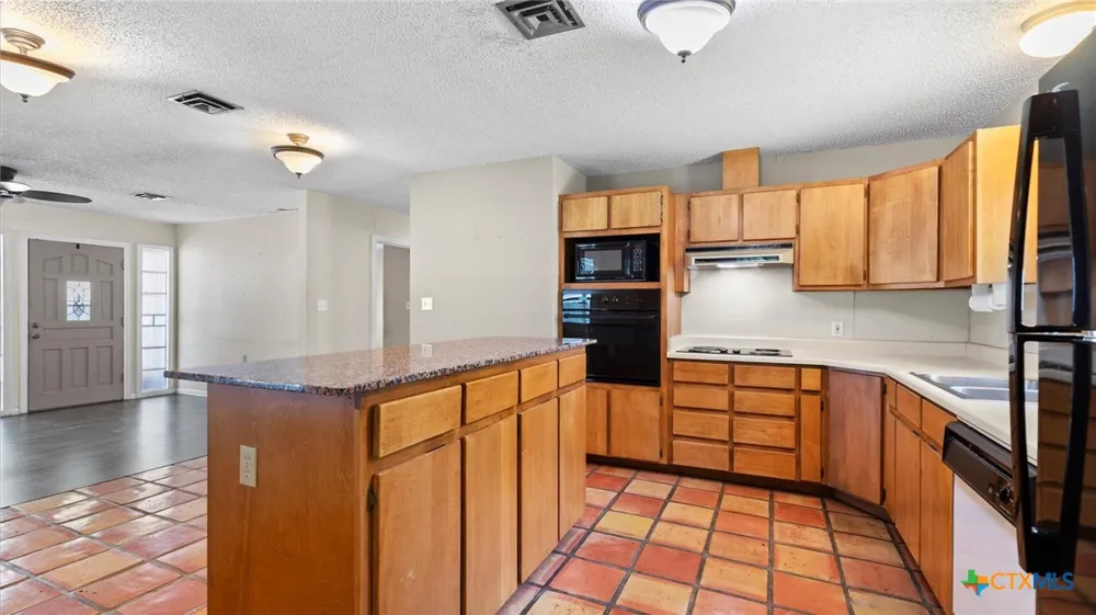 725 W Klingemann Street New Braunfels, TX 78130