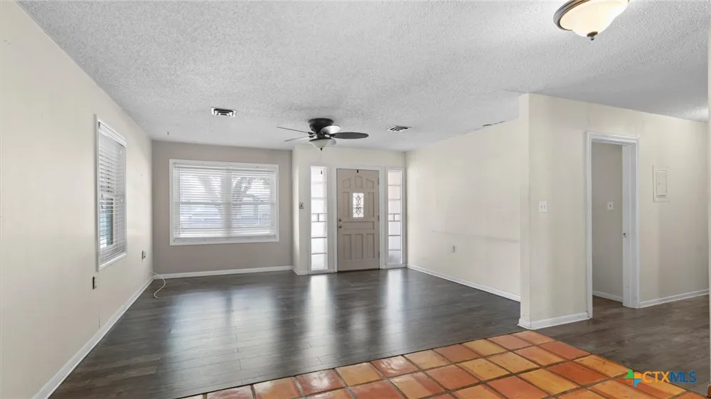 725 W Klingemann Street New Braunfels, TX 78130