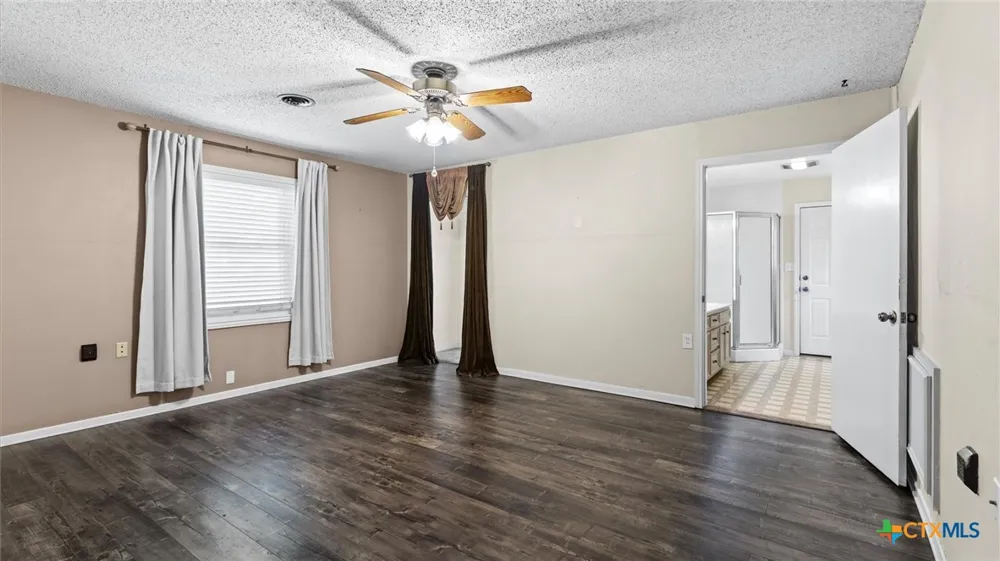 725 W Klingemann Street New Braunfels, TX 78130