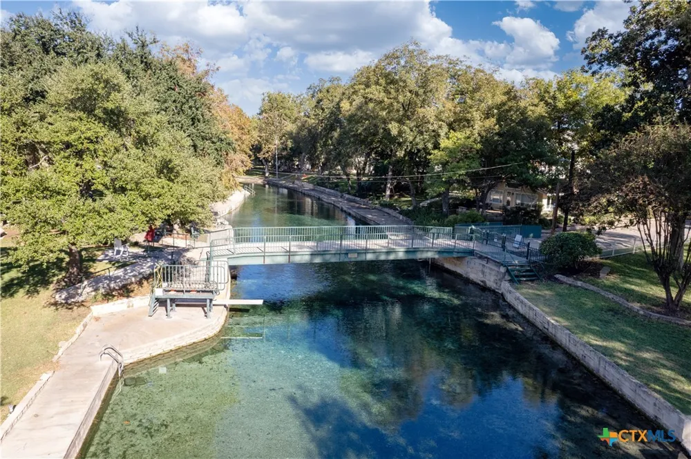 725 W Klingemann Street New Braunfels, TX 78130