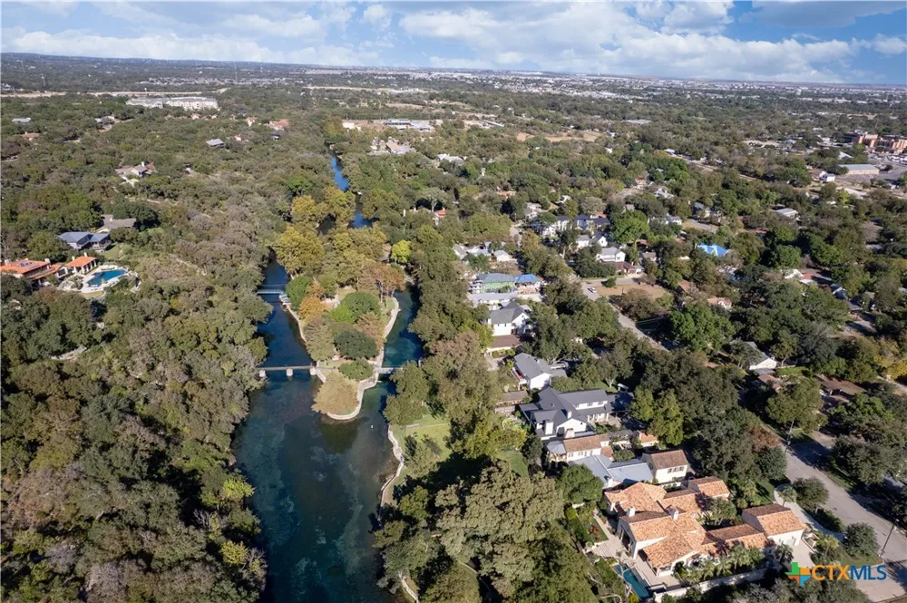 725 W Klingemann Street New Braunfels, TX 78130
