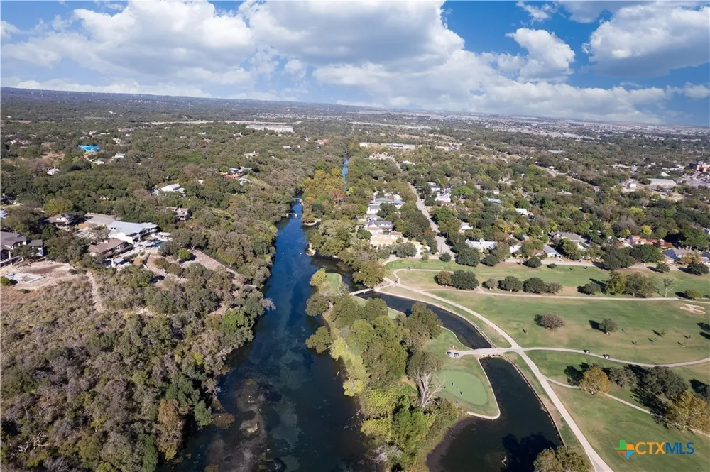 725 W Klingemann Street New Braunfels, TX 78130