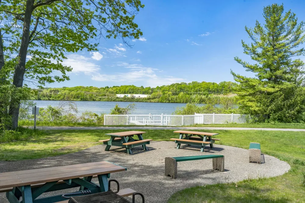 1548 Simsbury Street Garfield Charter Township, MI 49686