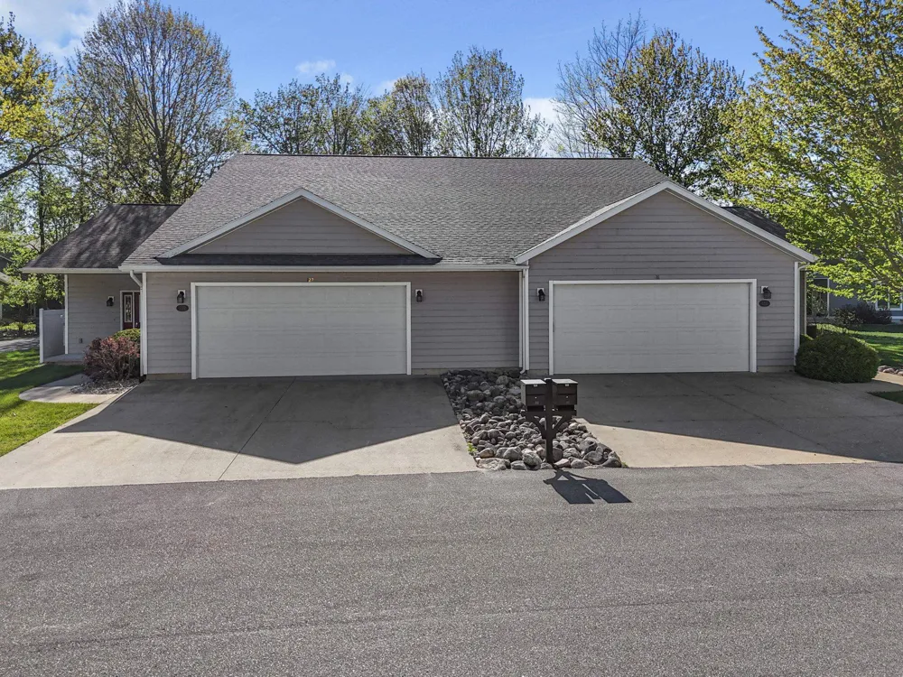 118 Davidsen Shores Drive Cadillac City, MI 49601