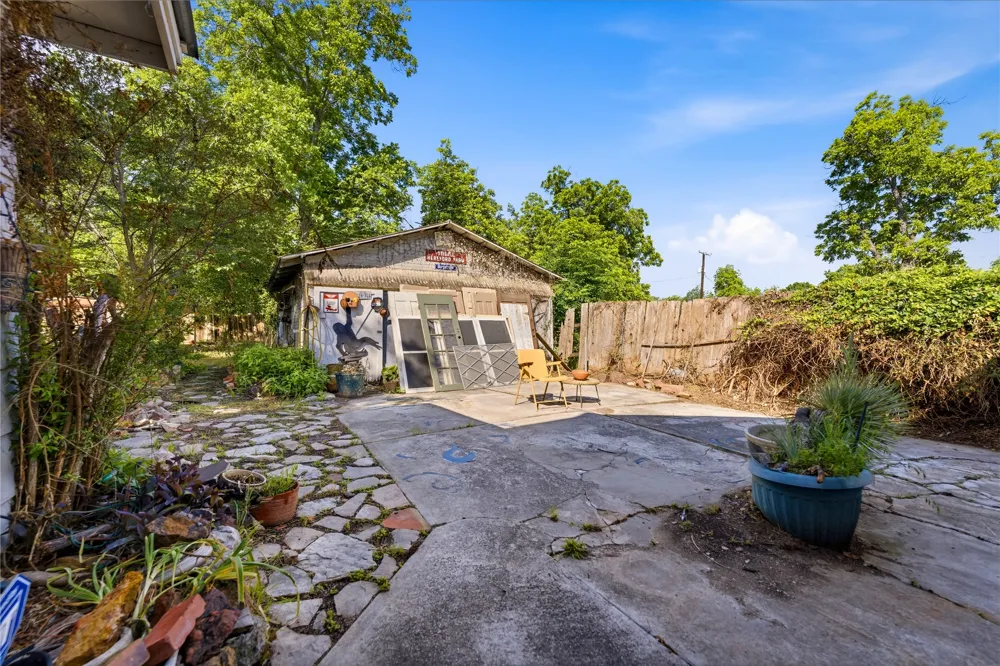 242 S Sycamore Avenue New Braunfels, TX 78130