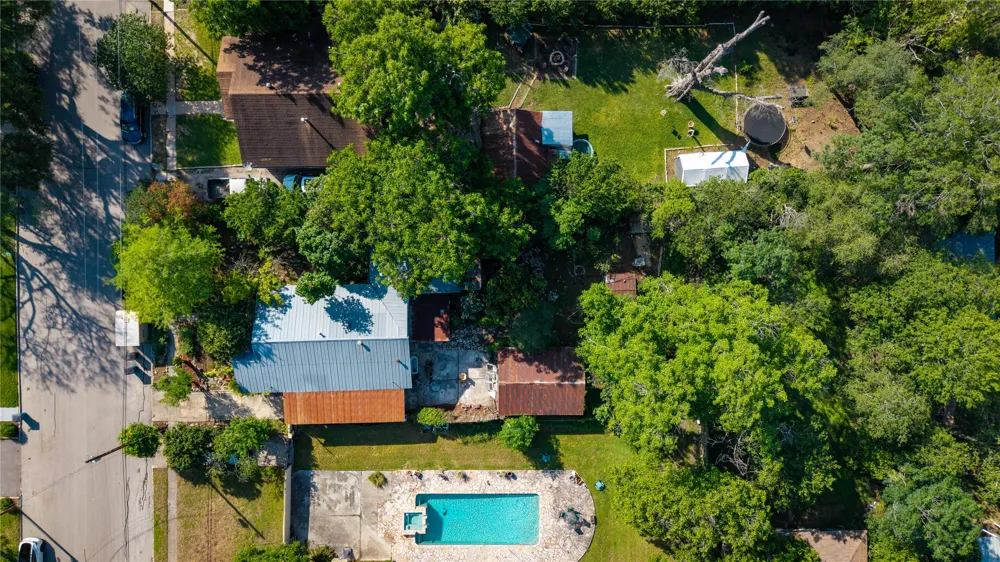 242 S Sycamore Avenue New Braunfels, TX 78130