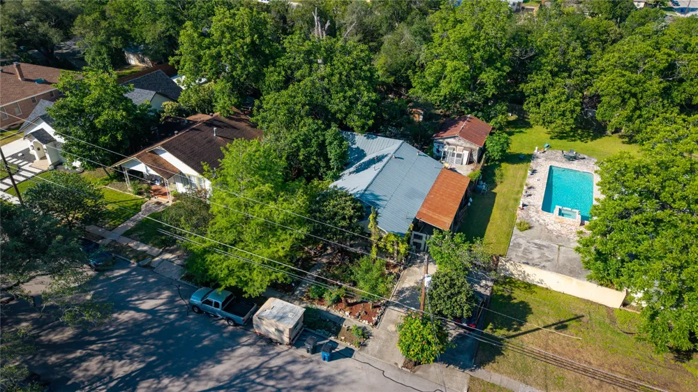 242 S Sycamore Avenue New Braunfels, TX 78130