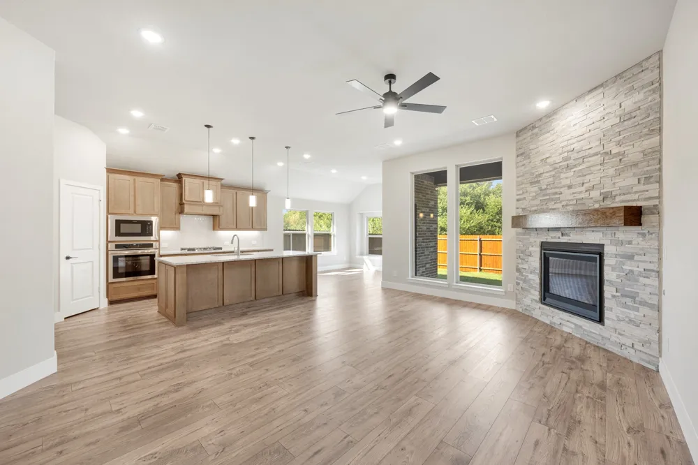 217 Rock Sparrow Lane Alvarado, TX 76009