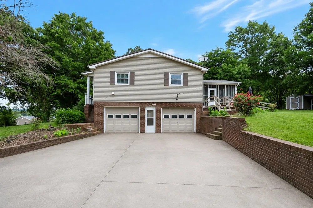 2226 Hwy 25 W Cottontown, TN 37048