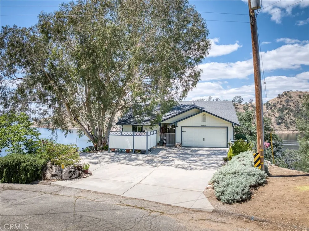 28037 Sky Harbour Friant, CA 93626