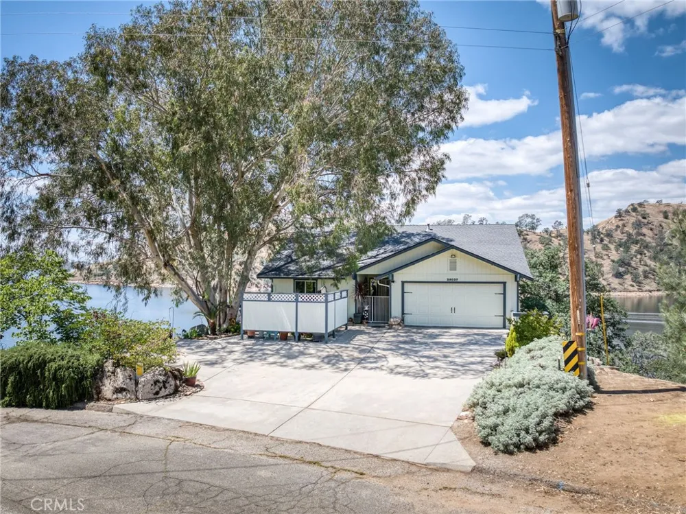 28037 Sky Harbour Friant, CA 93626