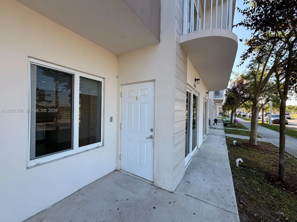25823 SW 145th Ave #25823 Homestead, FL 33032