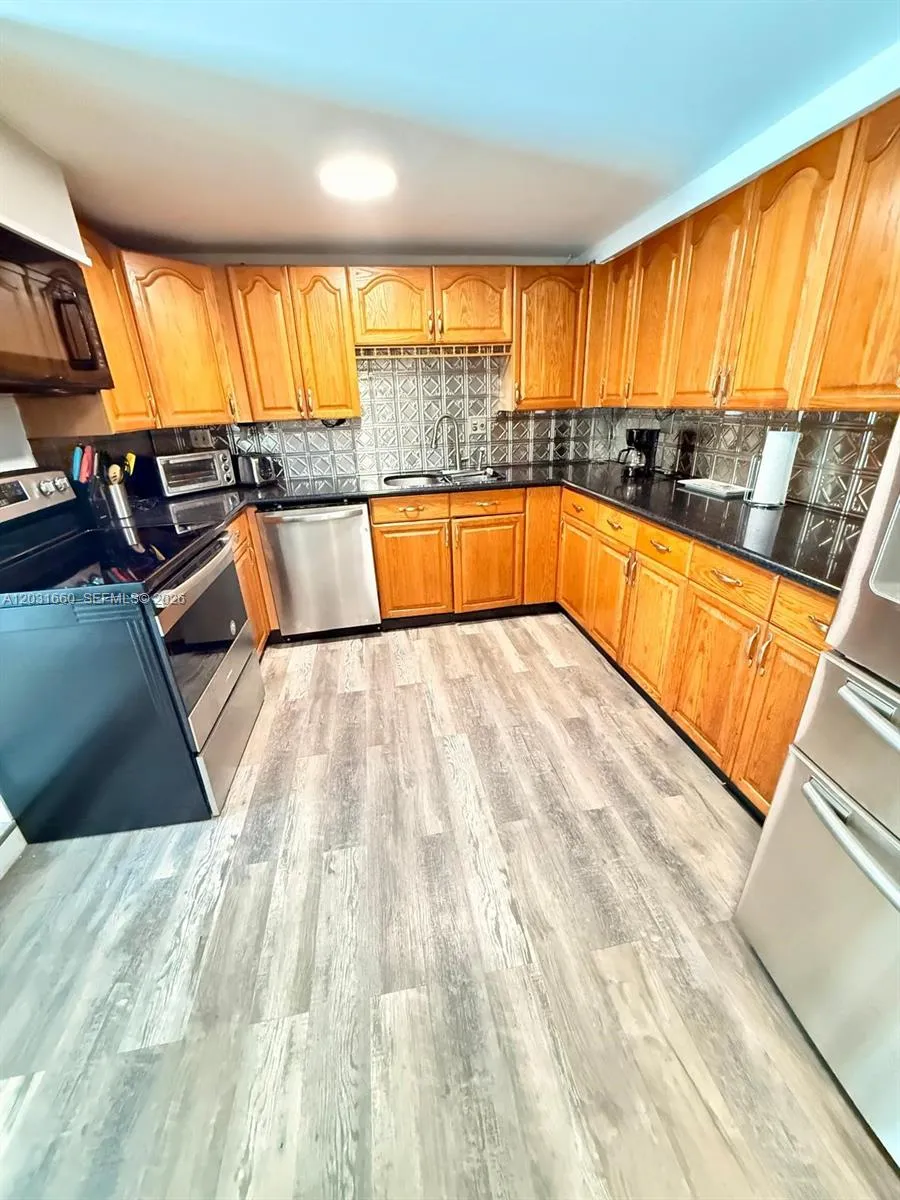 57 NE 24th St #63 Wilton Manors, FL 33305