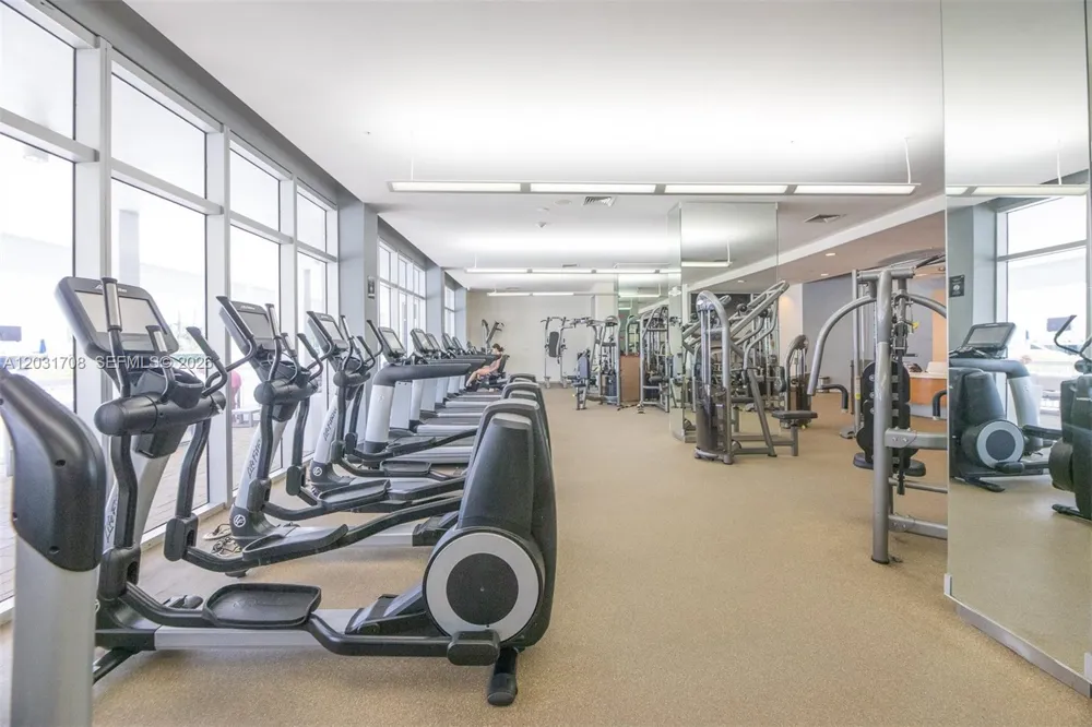 10275 Collins Ave #905 Bal Harbour, FL 33154