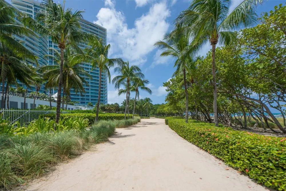 10275 Collins Ave #905 Bal Harbour, FL 33154