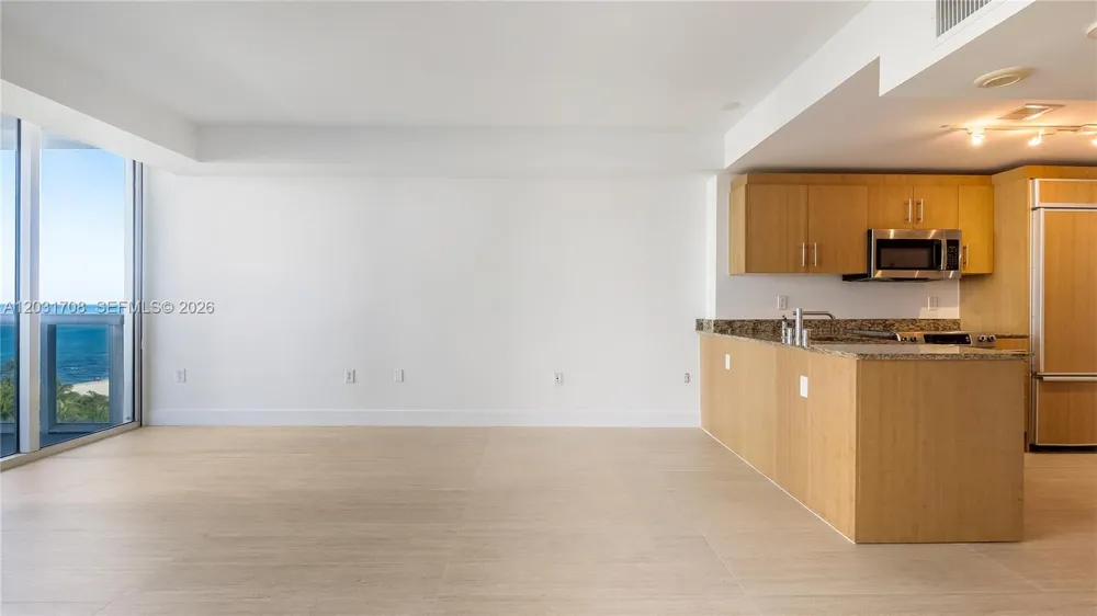 10275 Collins Ave #905 Bal Harbour, FL 33154