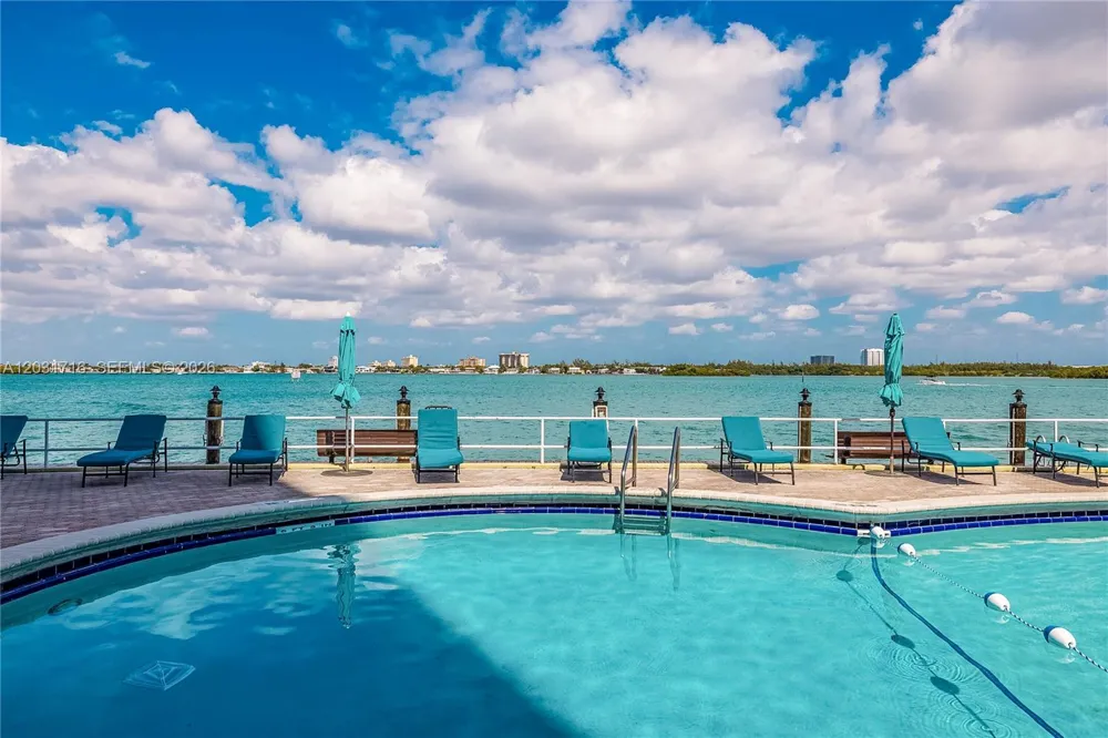 10350 W Bay Harbor Dr #5E Bay Harbor Islands, FL 33154