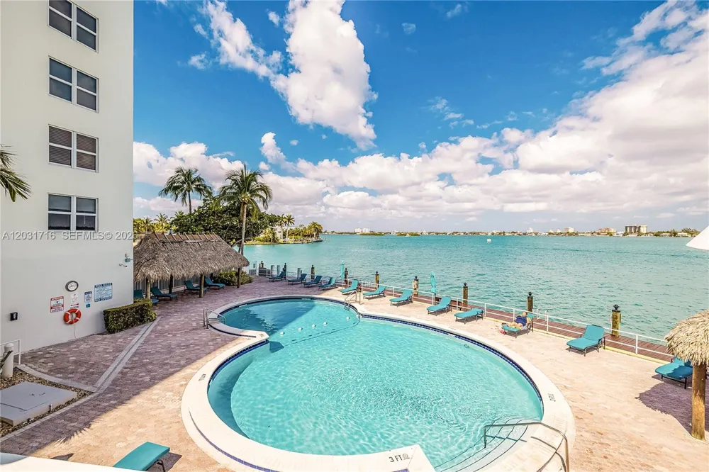 10350 W Bay Harbor Dr #5E Bay Harbor Islands, FL 33154