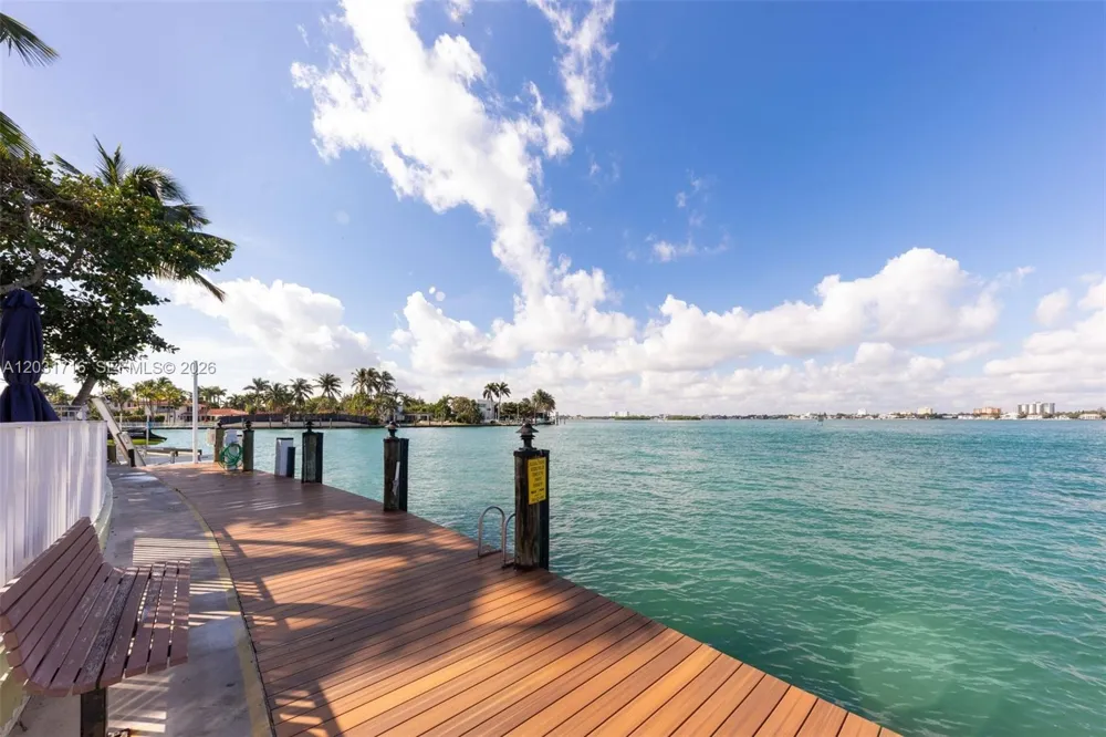 10350 W Bay Harbor Dr #5E Bay Harbor Islands, FL 33154