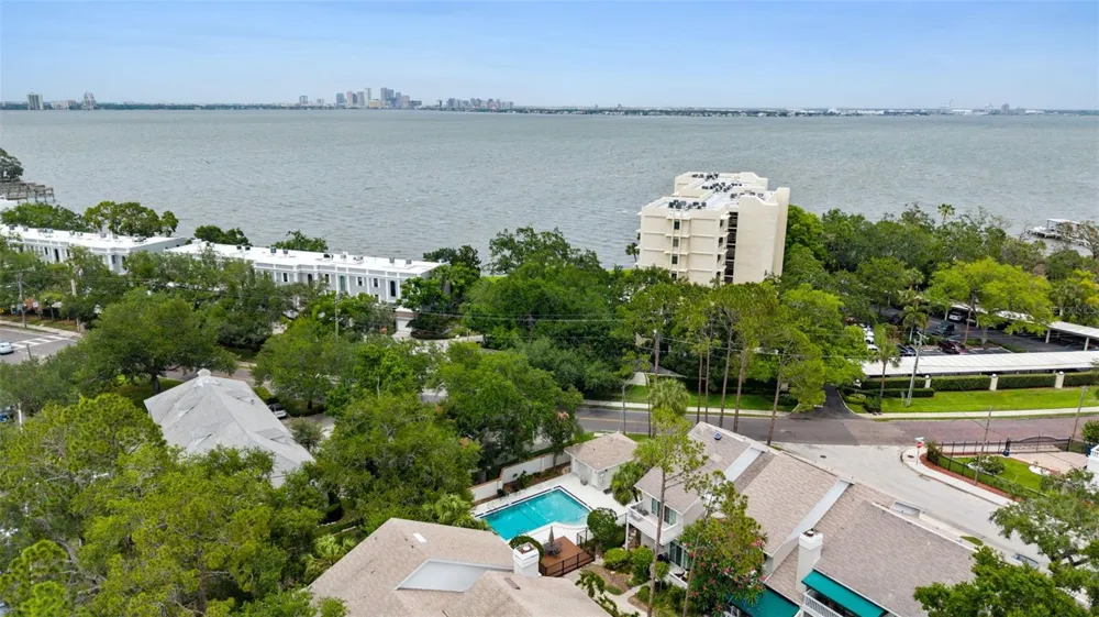 2605 W BALLAST POINT BOULEVARD Tampa, FL 33611