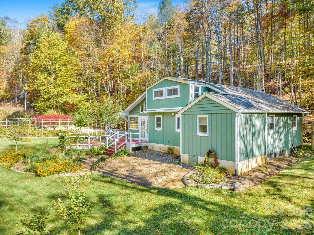 226 Fish Pond Lane Burnsville, NC 28714