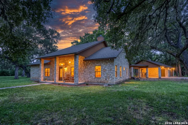 382 Arboles Ct Concan, TX 78838