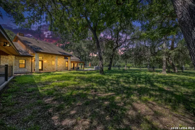 382 Arboles Ct Concan, TX 78838