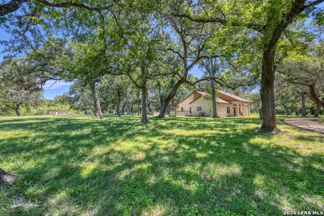 382 Arboles Ct Concan, TX 78838