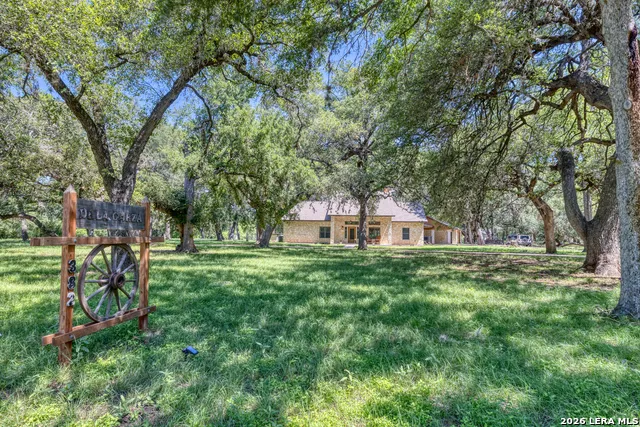 382 Arboles Ct Concan, TX 78838