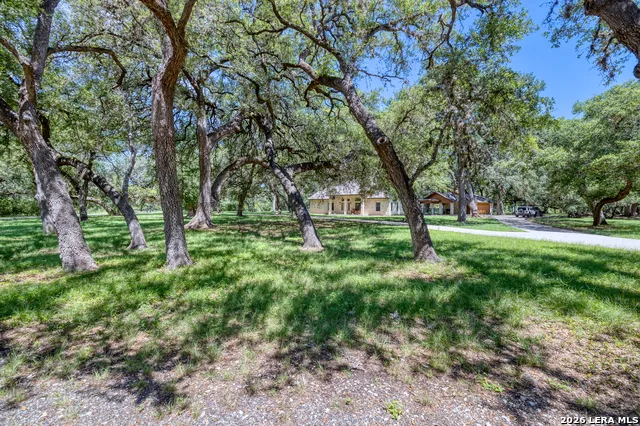 382 Arboles Ct Concan, TX 78838
