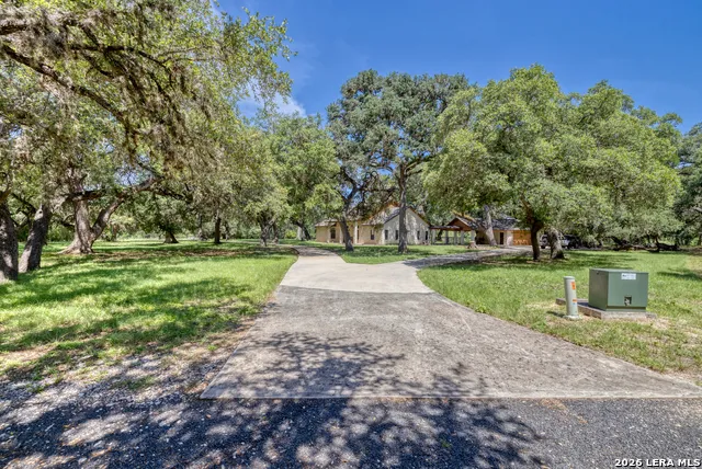 382 Arboles Ct Concan, TX 78838