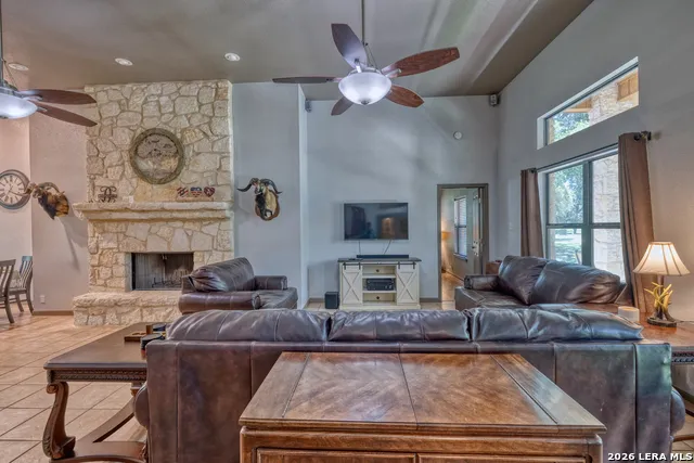 382 Arboles Ct Concan, TX 78838