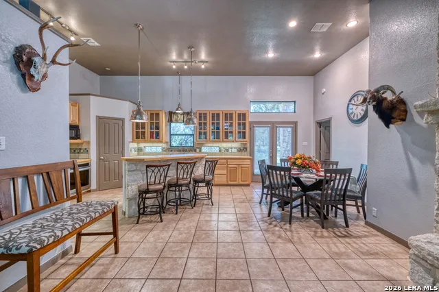 382 Arboles Ct Concan, TX 78838
