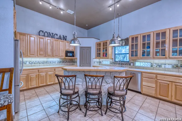 382 Arboles Ct Concan, TX 78838
