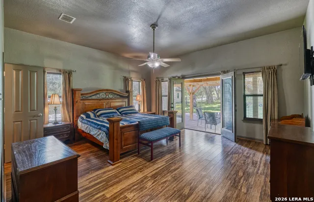 382 Arboles Ct Concan, TX 78838