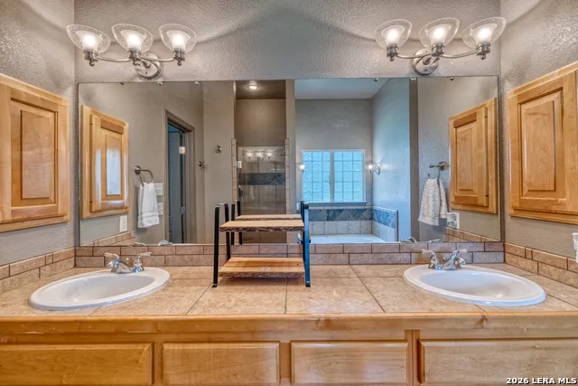 382 Arboles Ct Concan, TX 78838