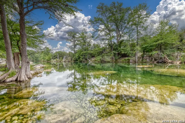 382 Arboles Ct Concan, TX 78838