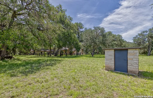 382 Arboles Ct Concan, TX 78838