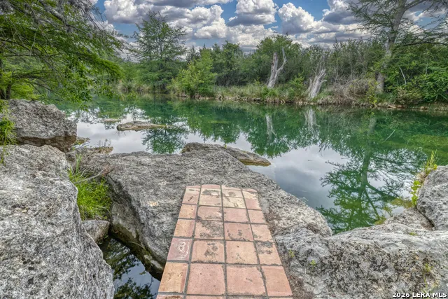 382 Arboles Ct Concan, TX 78838