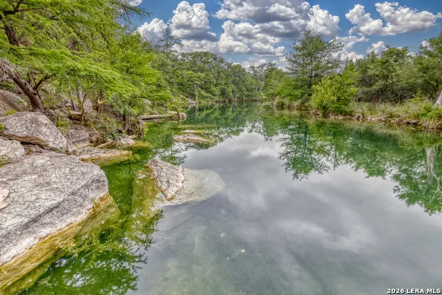 382 Arboles Ct Concan, TX 78838