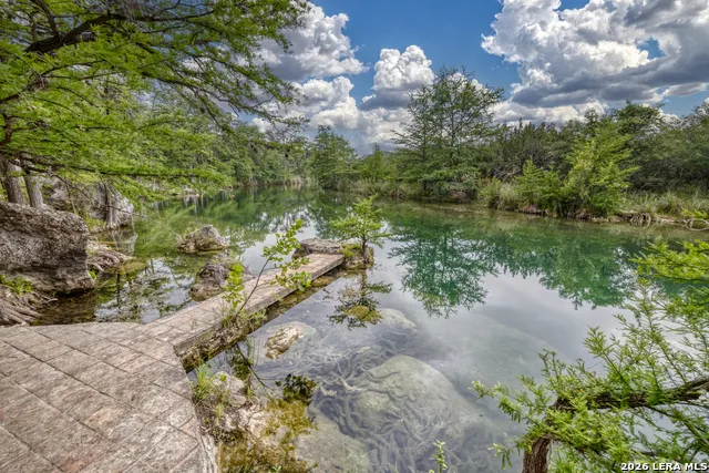 382 Arboles Ct Concan, TX 78838
